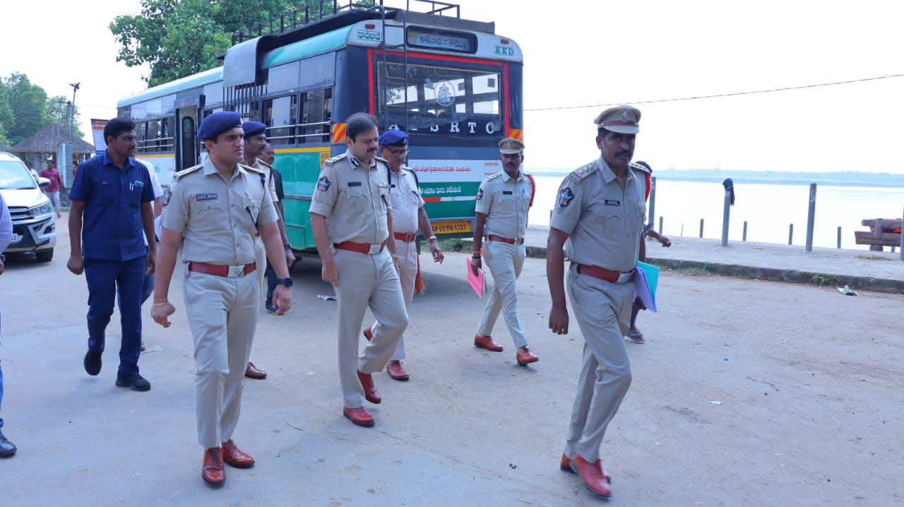 గోదావరి పుష్కరాలకు పటిష్ట బందోబస్తు – కోటిపల్లి ఘాట్లో ఏర్పాట్ల పరిశీలన