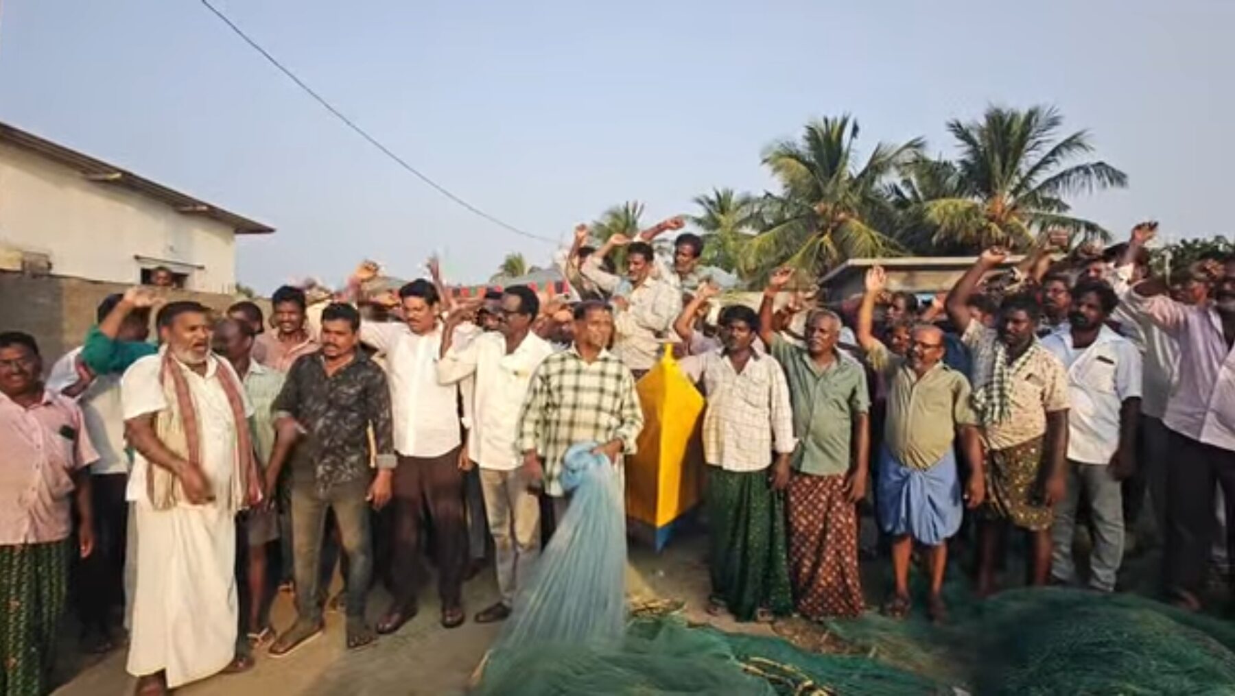 అంతర్వేది తీరంలో రింగ్ వలల వివాదం.. సంప్రదాయ మత్స్యకారుల ఆందోళన