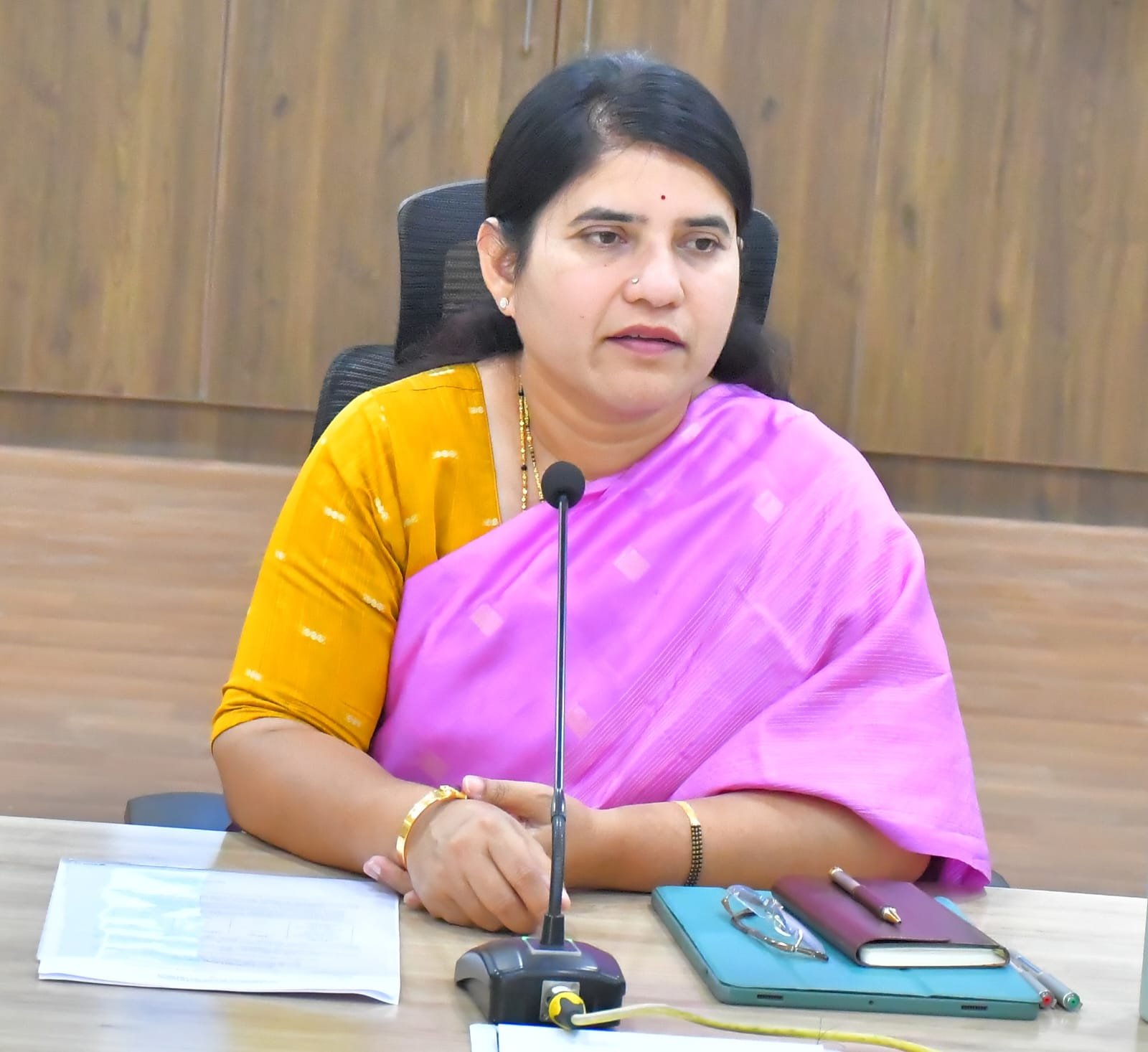 హామీతో దీక్ష విరమణ ఎంపీ బైరెడ్డి శబరి హామీతో నూనెపల్లె దీక్షలకు ముగింపు