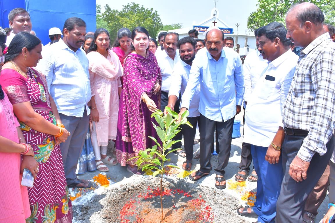 4వ స్థానం లో పీర్ కుమార్ కవిత