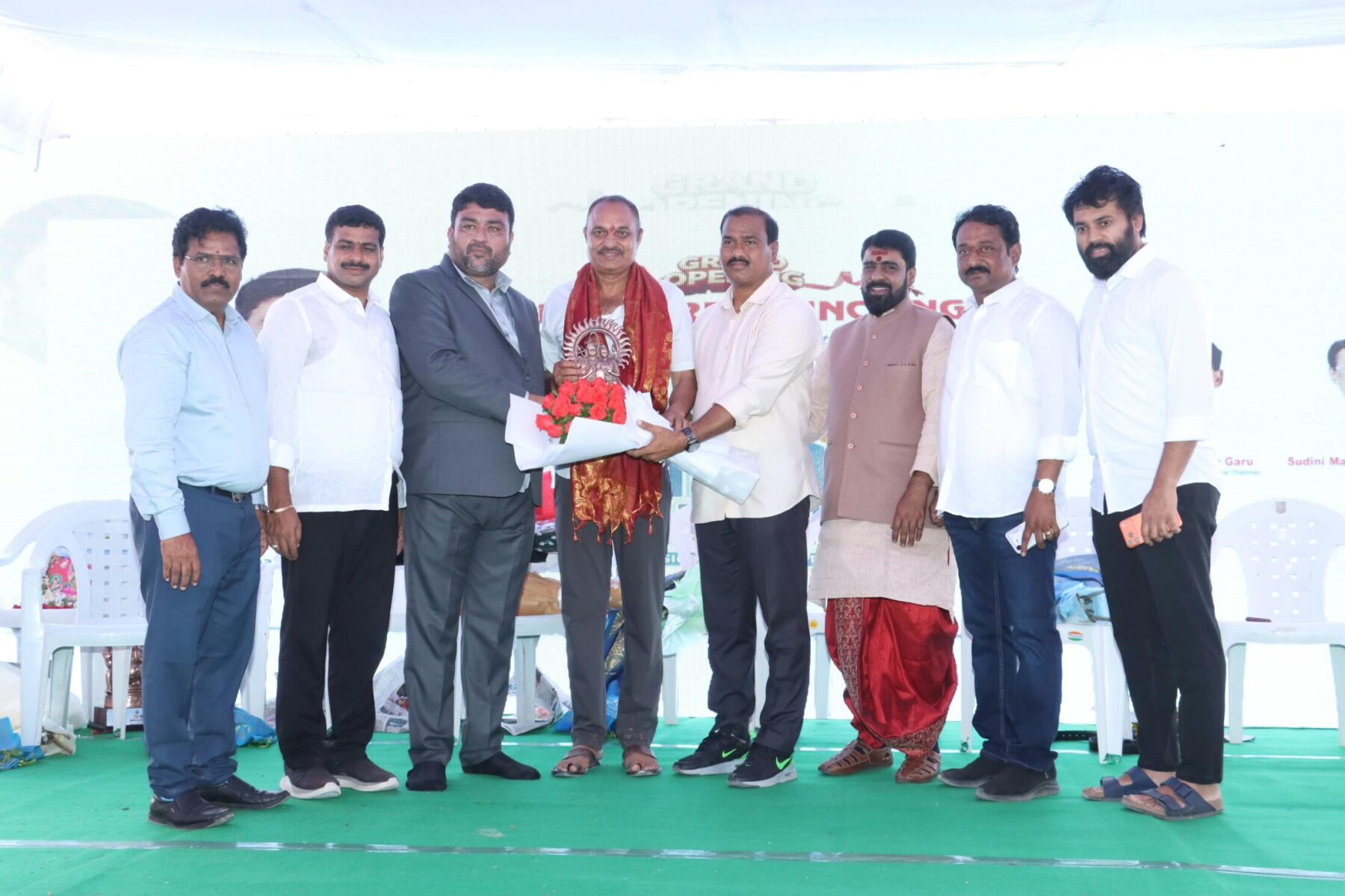 నాగోల్లో మెగా గేటెడ్ కమ్యూనిటీ అపార్ట్మెంట్కు భూమి పూజ.. ప్రజలకు ఆధునిక, సౌకర్యవంతమైన నివాసాలు అందించడమే లక్ష్యం: ఎమ్మెల్యే బండారి లక్ష్మారెడ్డి