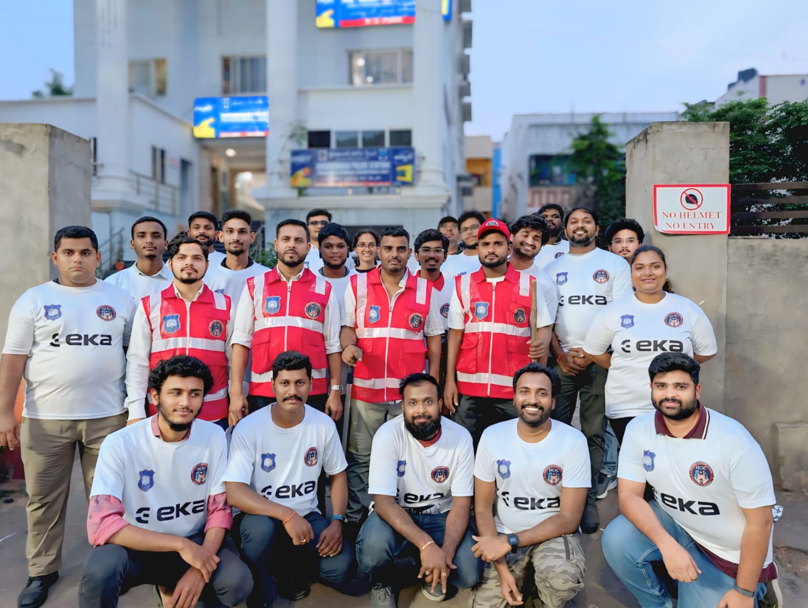 బడా గణేష్, బోనాల బందోబస్తు సేవలకు పెల్లూరు పెంటన్నకు అవార్డు