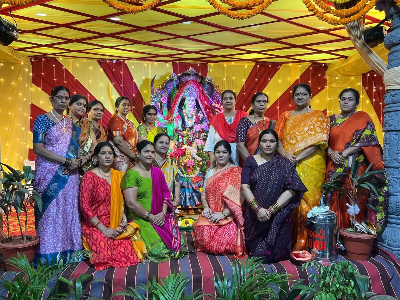 దుర్గానగర్ కాలనీలో దుర్గామాతకు ప్రత్యేక పూజలు