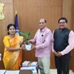 మహాత్మా గాంధీ కి ఘన నివాళి