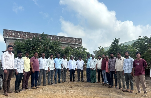 పట్టభద్రుల ఒకటో నెంబర్ కార్యక్రమంలో పాల్గొన్న శాఖమూరి హరిబాబు మరియు పల్లె శ్రీనివాస్ యాదవ్.