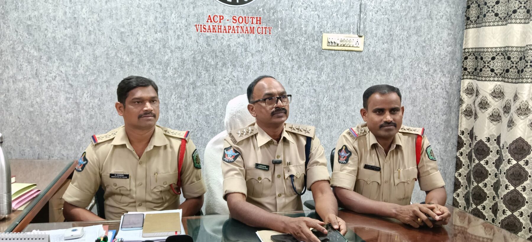 జీవీఎంసీ ఎన్నికలకు పటిష్ట భద్రత నామినేషన్ కేంద్రం వద్ద 100 మీటర్ల పరిధిలో ఆంక్షలు