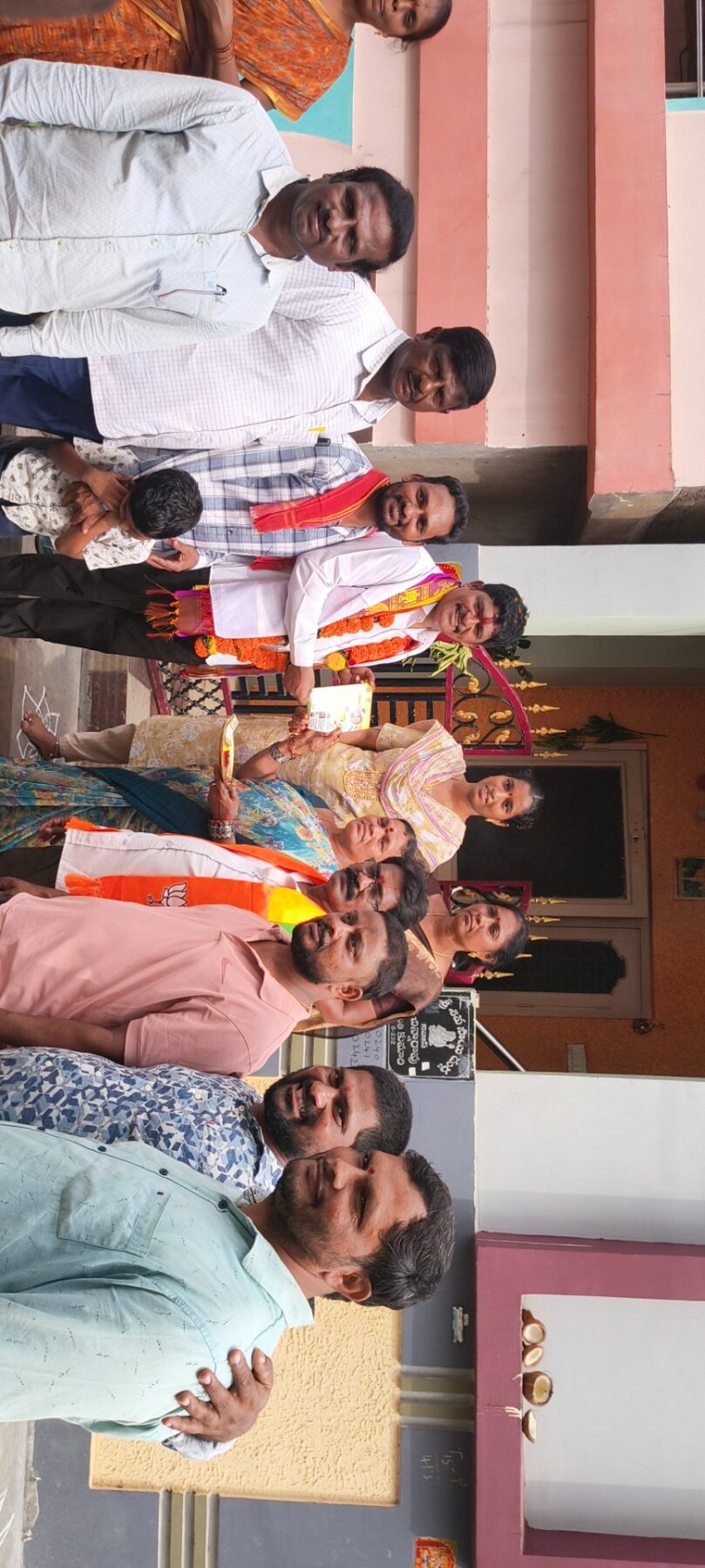 102వ వార్డులో కూటమి ఎన్నికల సమరభేరి.. ఫుల్ జోష్‌తో దూసుకెళ్తున్న గవర సోమశేఖర్! మరిడిమాంబ అమ్మవారి ఆశీస్సులతో