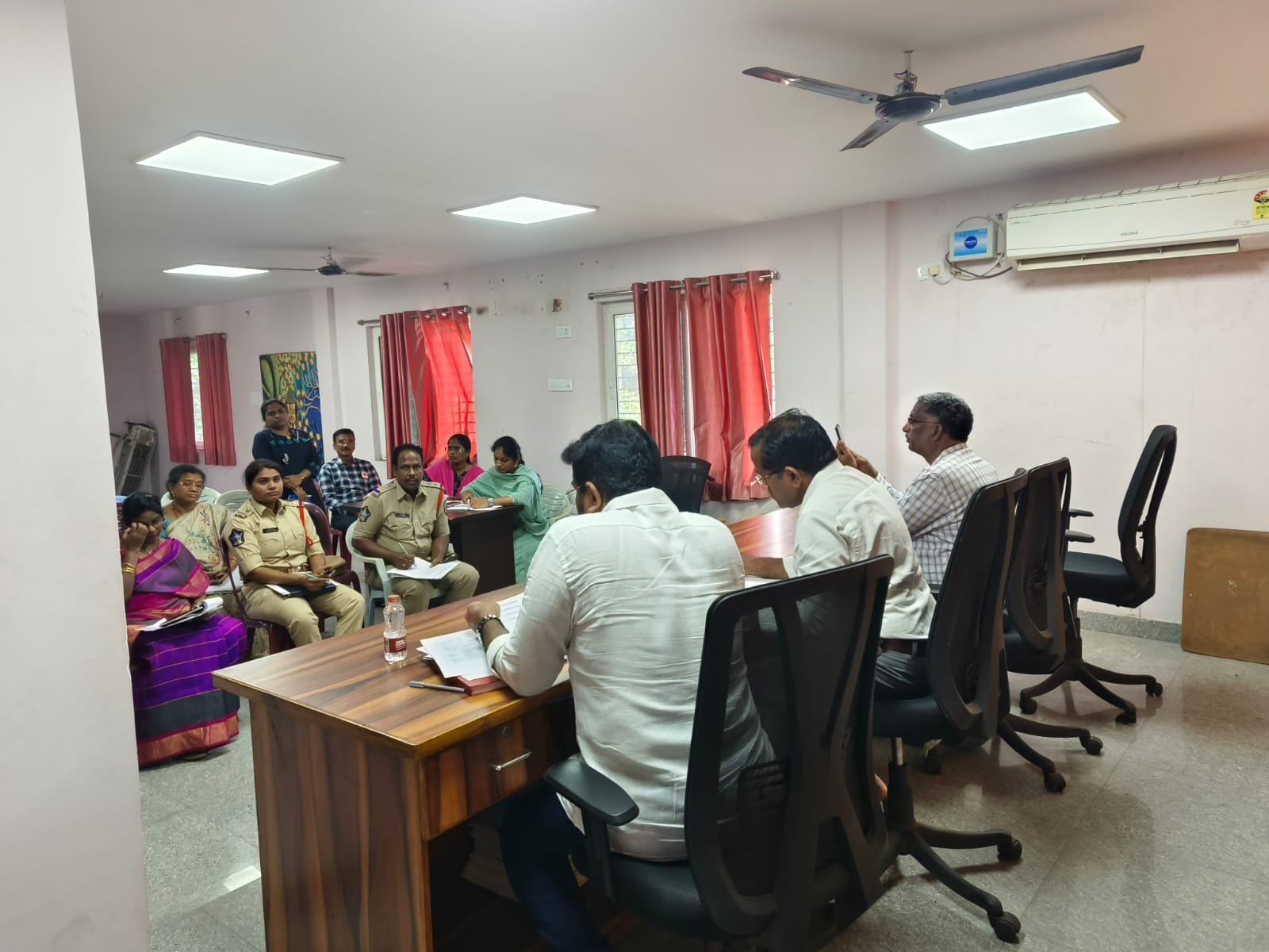 అర్నబ్ తుఫానుపై అప్రమత్తం.. అధికారుల సమన్వయ సమావేశం భారీ వర్షాలు, ఈదురుగాలుల నేపథ్యంలో ముందస్తు చర్యలపై చర్చ