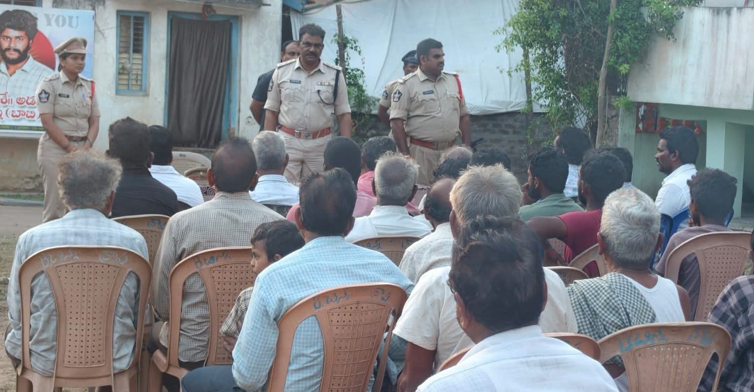 క్రాప గ్రామంలో పీస్ కమిటీ ఏర్పాటు … పండుగలను శాంతియుతంగా జరుపుకోవాలీ :డీఎస్పీ