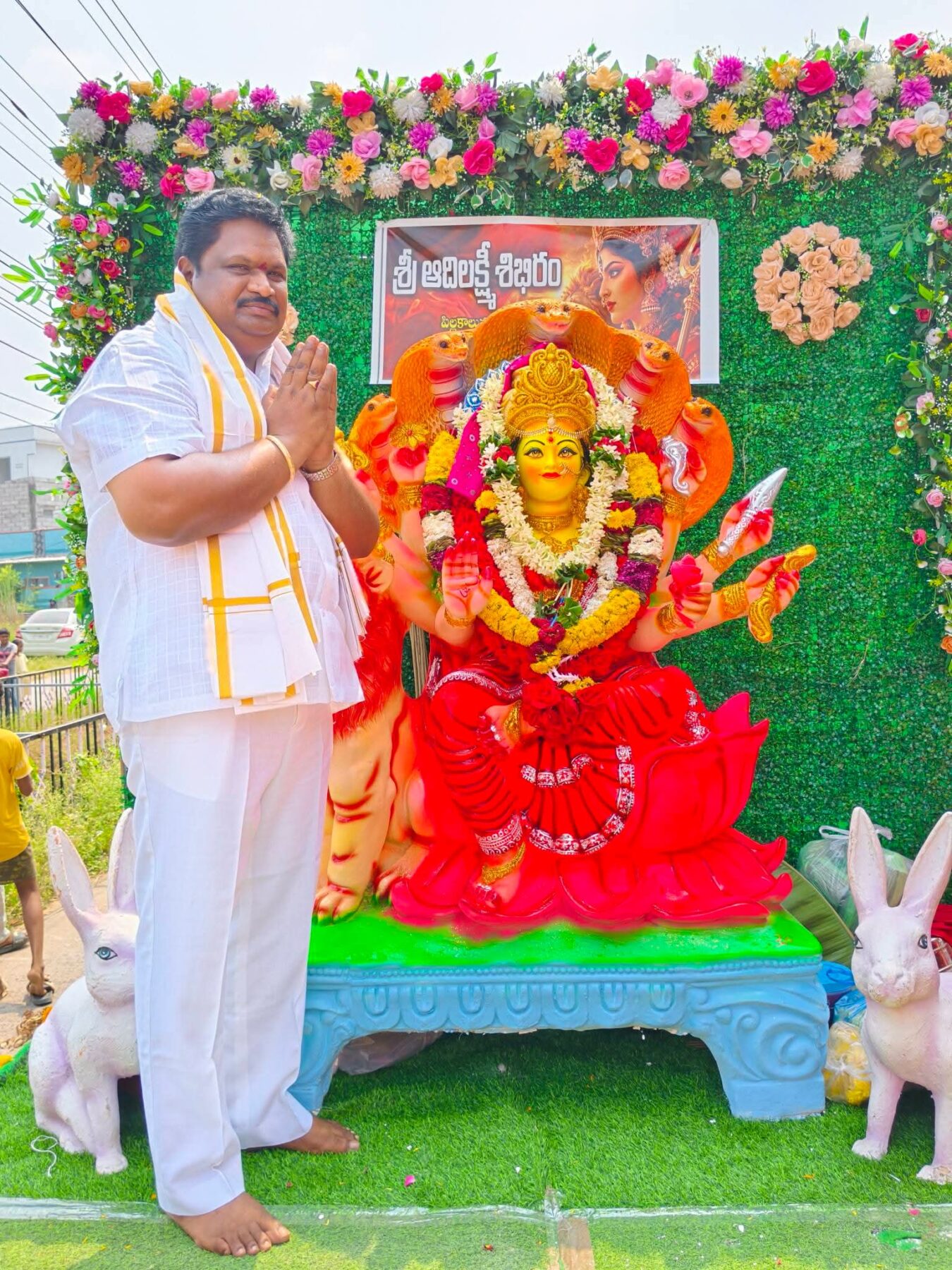 దసరా నవరాత్రుల్లో శ్రీ కనకదుర్గ అమ్మవారినీ దర్శించుకున్న చిర్ల జగ్గిరెడ్డి: