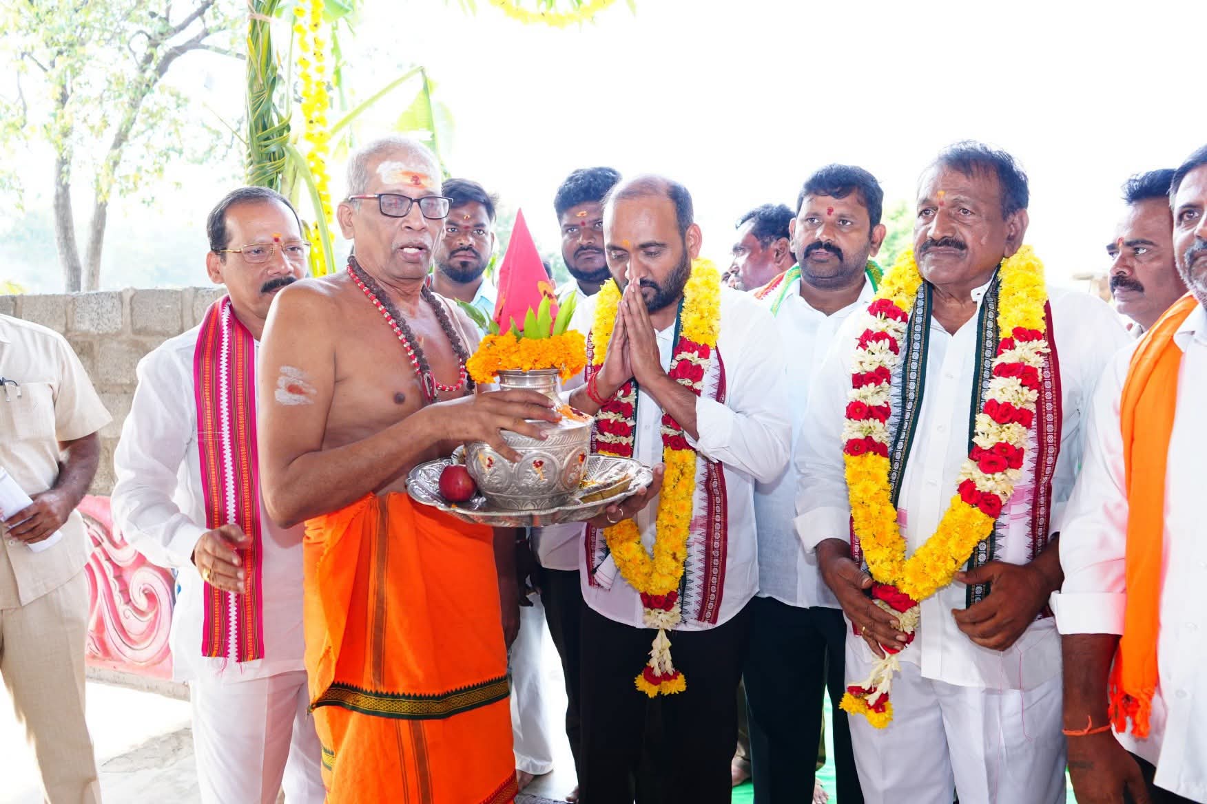 నర్రవాడ వేంగమాంబ ఆలయంలో వరుణ యాగం.. పాల్గొన్న ఎమ్మెల్యే కాకర్ల సురేష్
