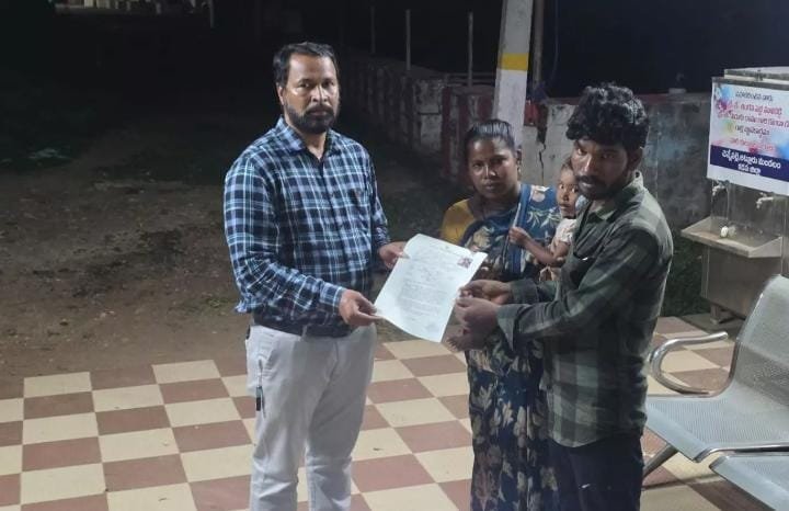 భారత ప్రధాని నరేంద్ర మోడీ పుట్టినరోజు సందర్బంగా మహిళా మోర్చా ఆధ్వర్యంలో అంగన్వాడీ టీచర్స్ కు ఘనంగా సన్మానం