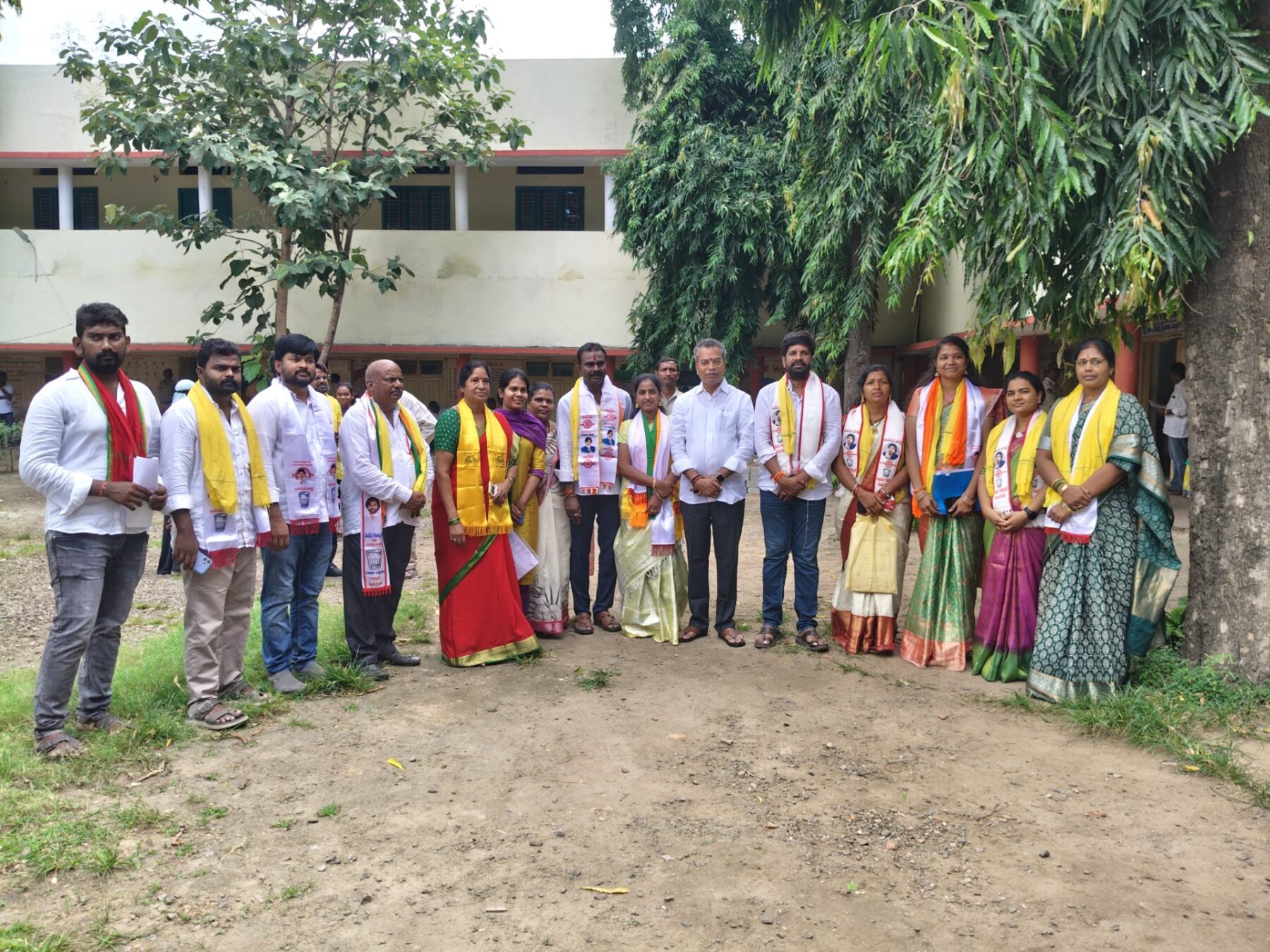 కొండపల్లి మున్సిపాలిటీ చైర్మన్ అభ్యర్థి నామినేషన్ కనులు పండగ నామినేషన్ మైలవరం ఎమ్మెల్యే వసంత వెంకట కృష్ణ ప్రసా