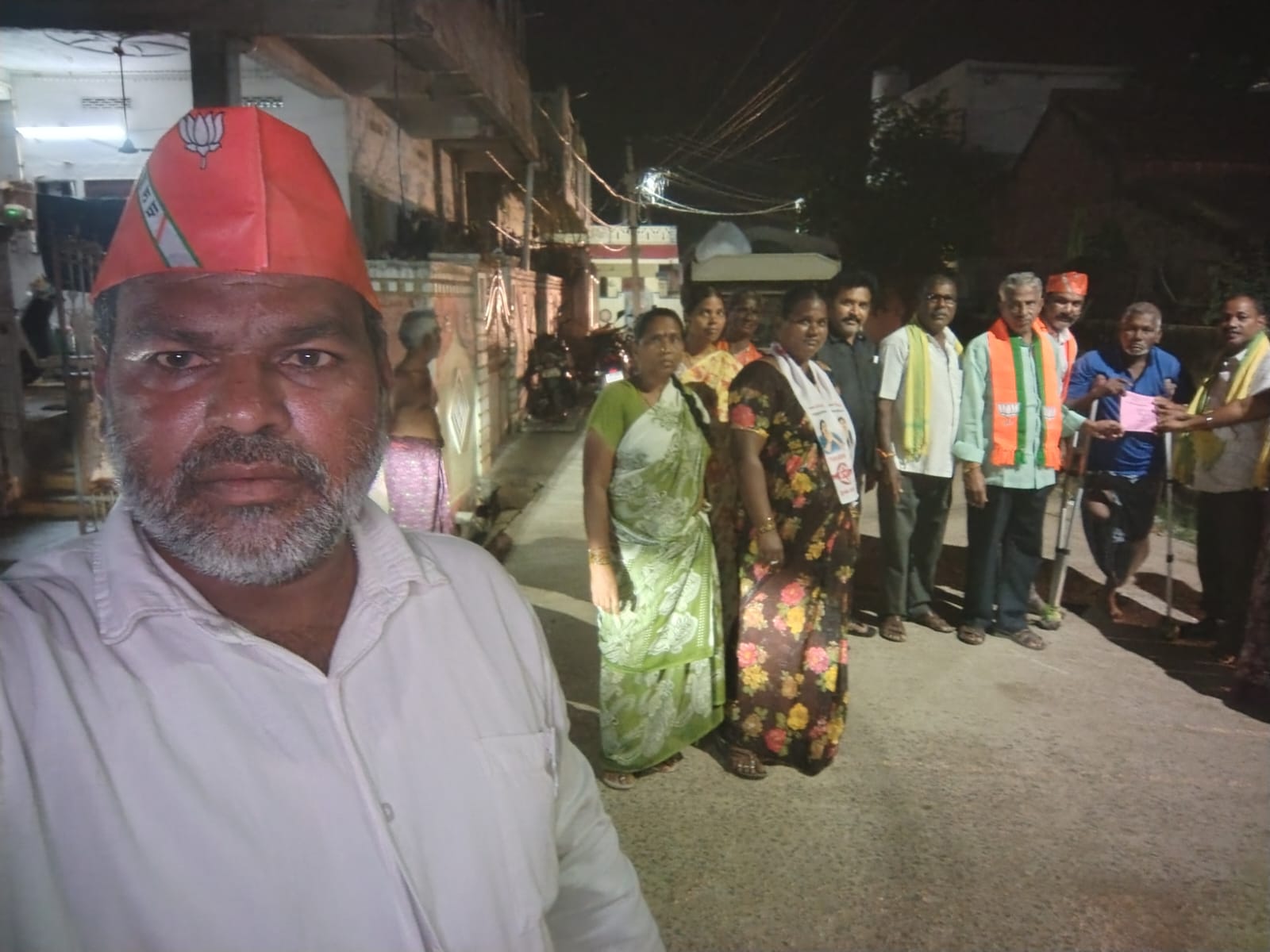 మైలవరంలో బిజెపి అభ్యర్థి నాగేశ్వరరావు ఆయన సెగ్మెంట్లు ముమ్మడి ప్రచారం బిజెపి నాయకులు కార్యకర్తలు, అభిమానులు