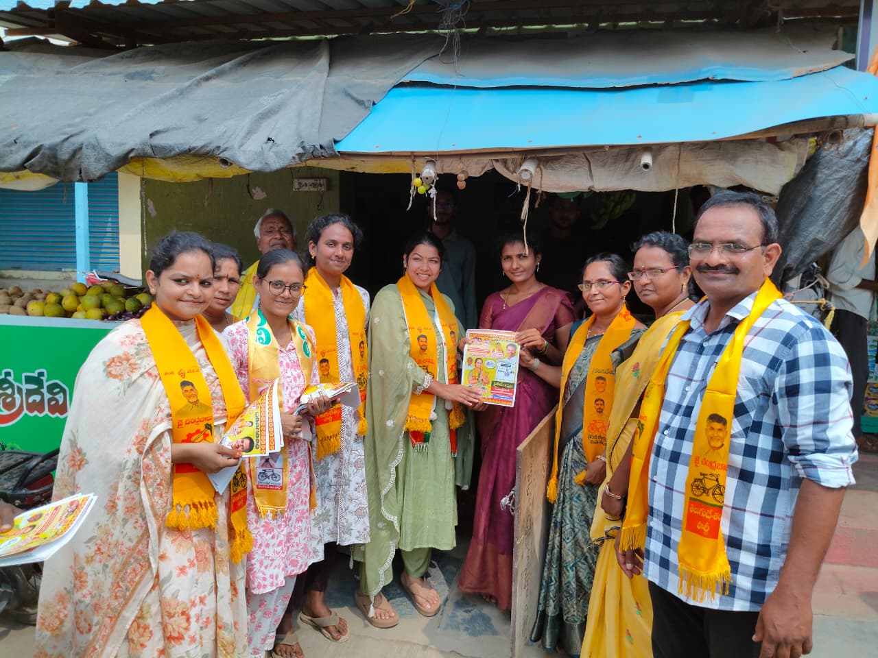 జి కొండూరు మండలం జడ్పిటిసి వేములకొండ రేవతి ఎన్నికల ప్రచారం అభ్యర్థిని గెలిపించండి