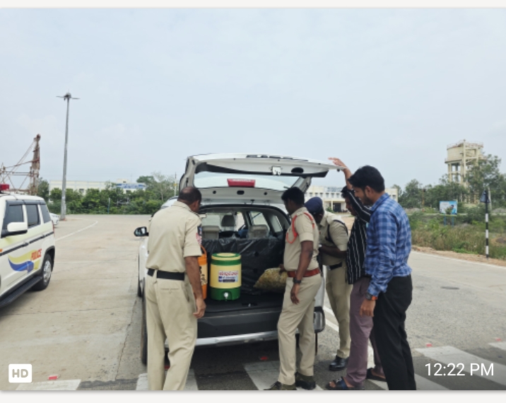 మున్సిపల్ ఎన్నికల నేపథ్యంలో ఆత్మకూరు పట్టణ పరిధిలో ముమ్మరంగా ఆకస్మిక వాహన తనిఖీలు