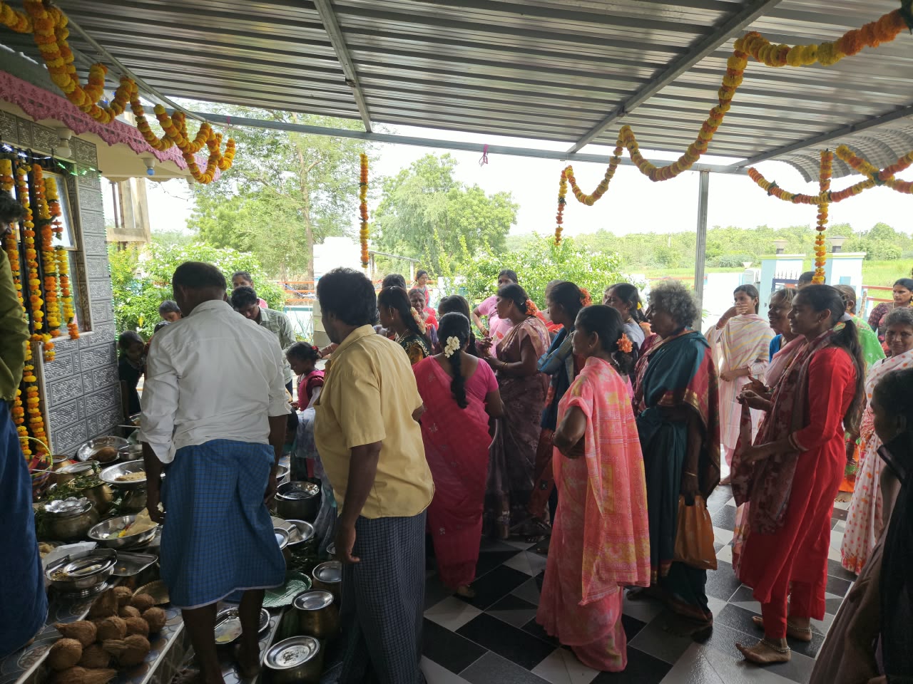 కొత్తపేటలో దసరా నవరాత్రి వేడుకలు: వైభవంగా శ్రీ బాల చౌడేశ్వరి దేవి పొంగళ్ల మహోత్సవం