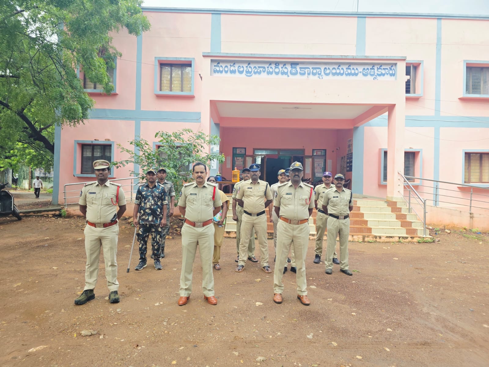 నిర్భయంగా నామినేషన్లు వేయండి: జిల్లా ఎస్పీ