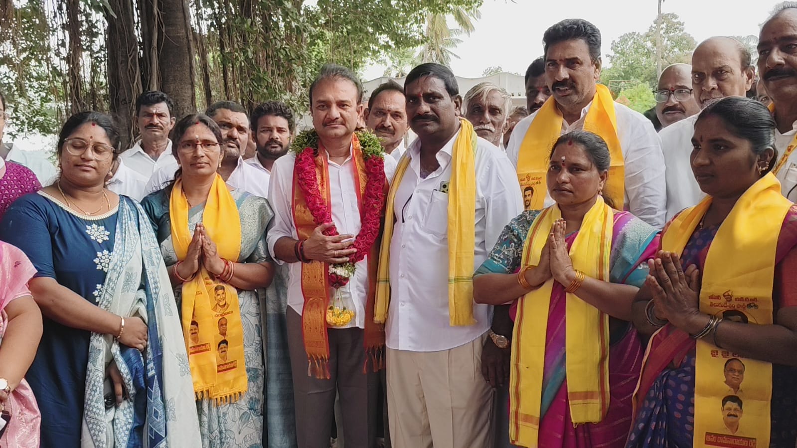 కోటితీర్థంలో టీడీపీ అభ్యర్థికి గిరినాయుడు మద్దతు!