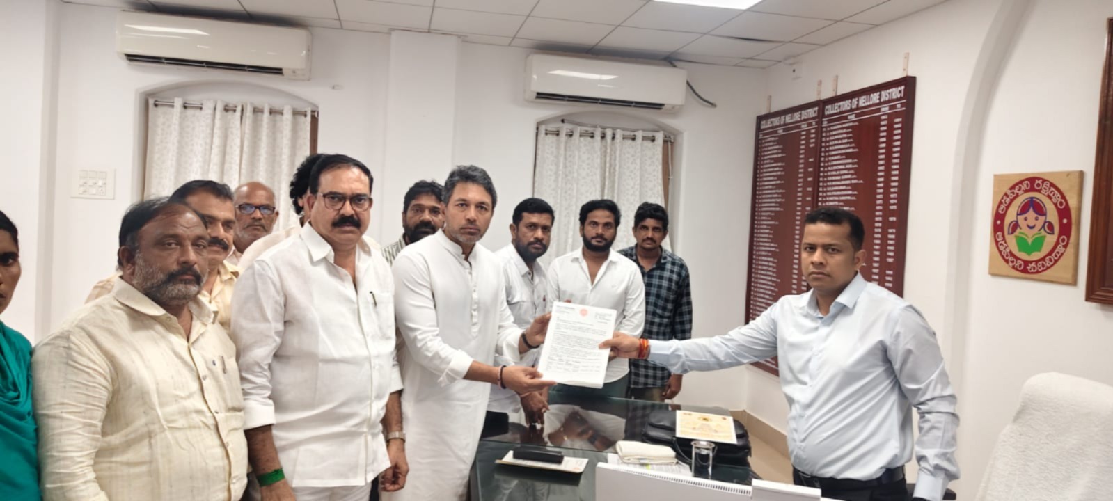 నామినేషన్ల తిరస్కరణపై విచారణ జరపాలి:మేకపాటి విక్రమ్‌రెడ్డి