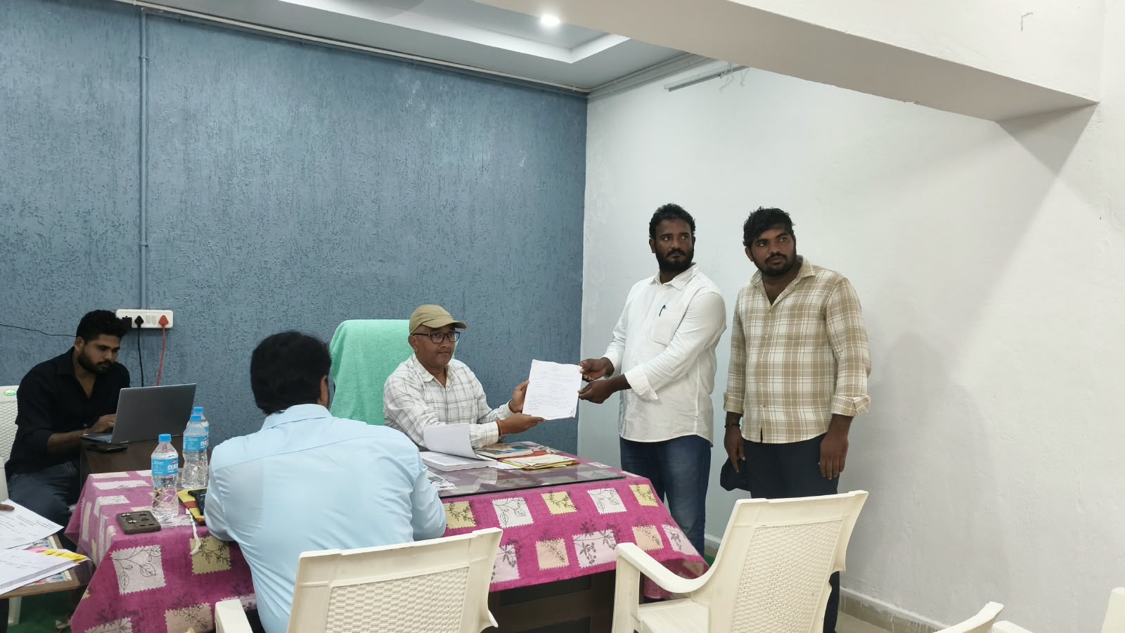 దుత్తలూరు మండలంలో వైఎస్సార్ కాంగ్రెస్ పార్టీ నుంచి 16 నామినేషన్లు