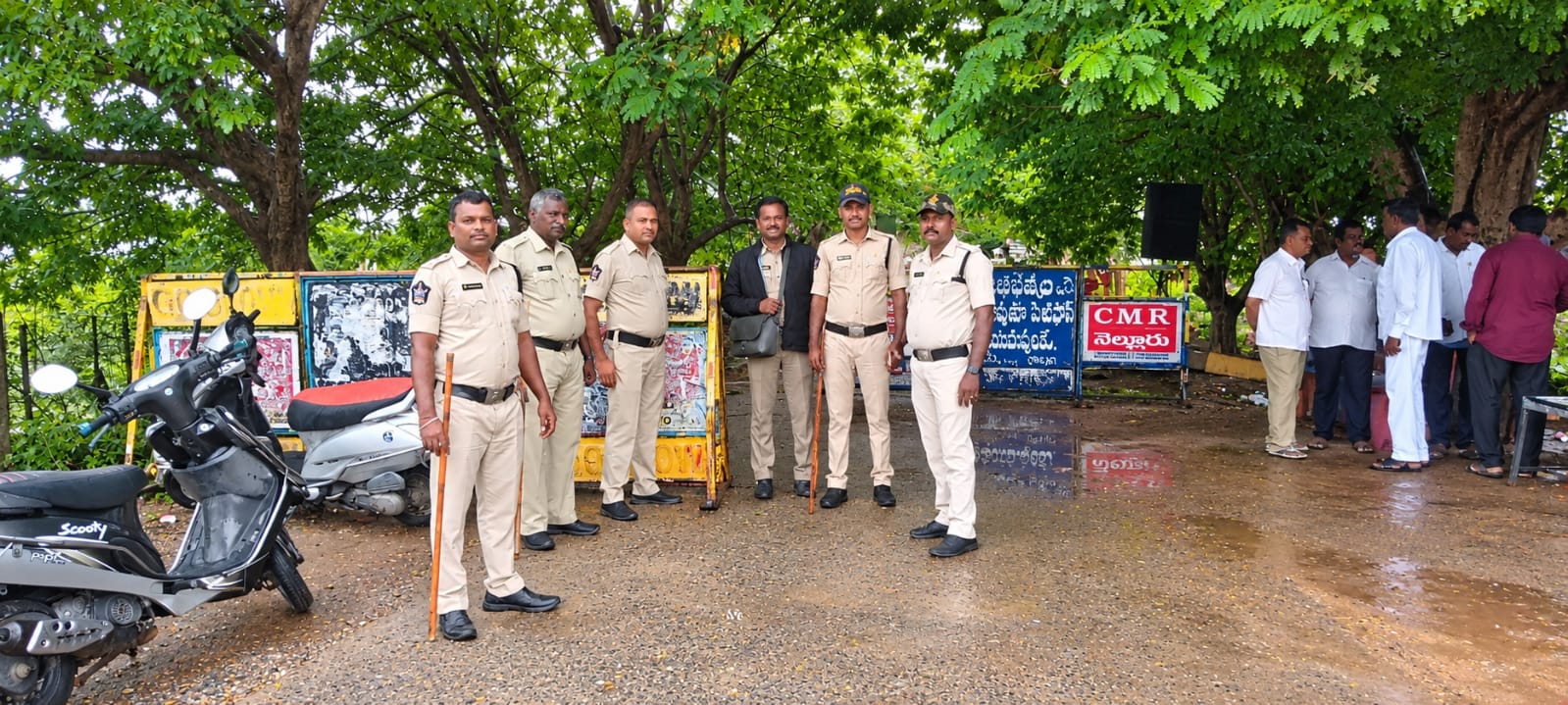 మూడో రోజు నామినేషన్ల కేంద్రం వద్ద డ్రోన్ కెమెరాతో పోలీసుల నిఘా
