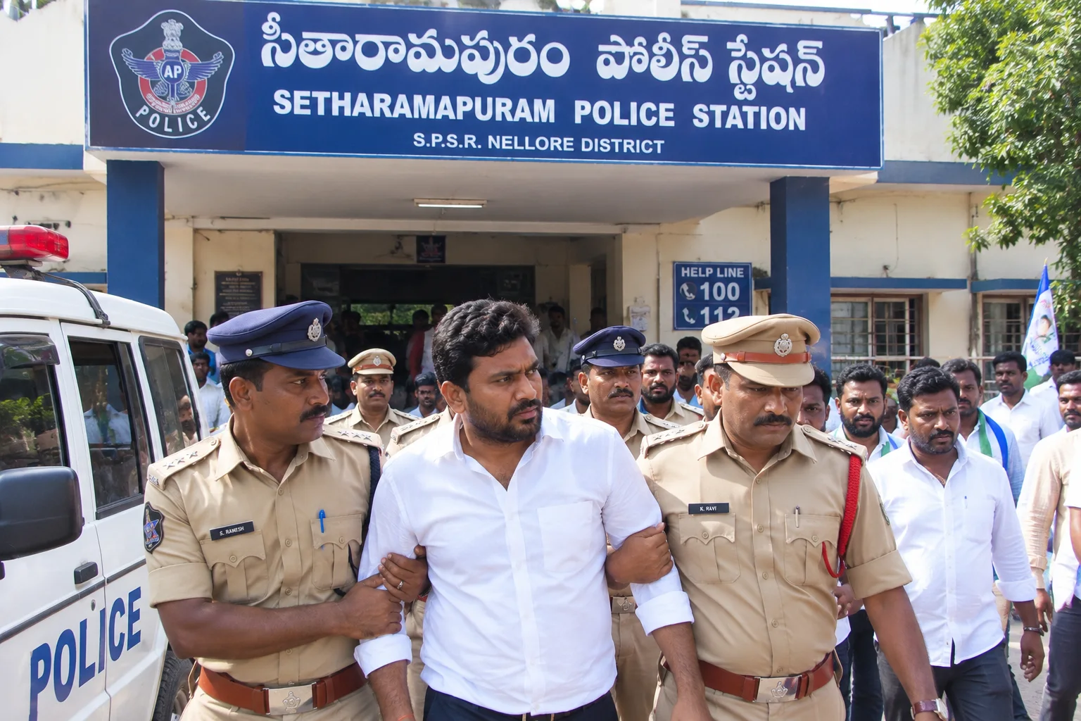 సీతారామపురంలో వైసీపీ యువ నాయకుడు లోకేష్ రెడ్డి అరెస్ట్