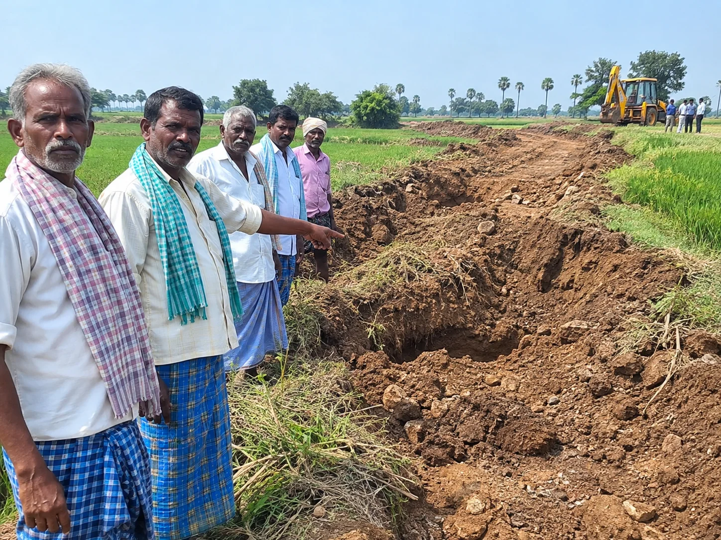 వింజమూరు: బాట పేరుతో వ్యవసాయ భూముల ధ్వంసం!